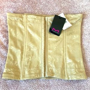 NWT MAIDENFORM Waist Shaper - Shapewear - Medium